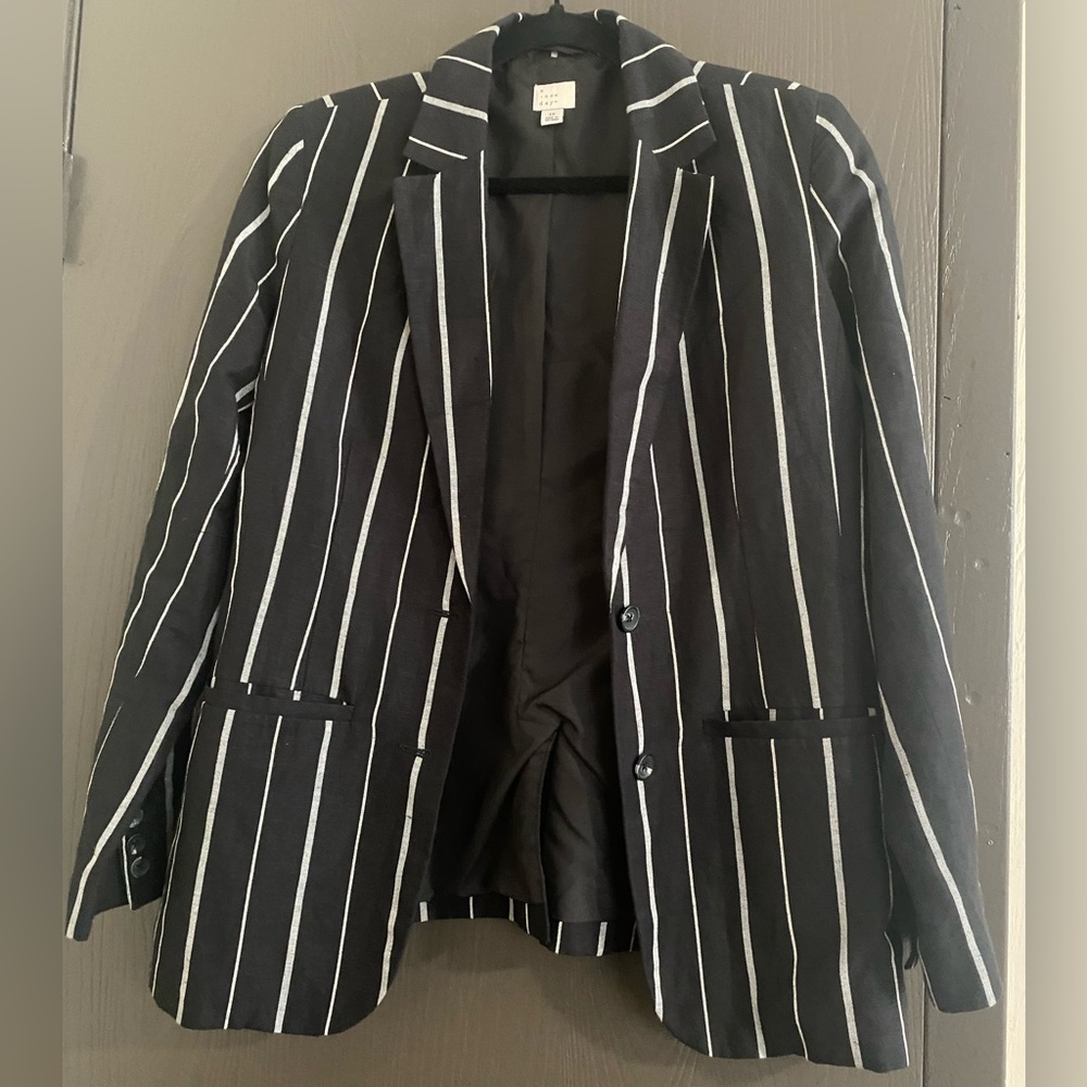 A New Day black and white stripe blazer, size 10